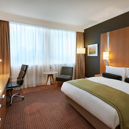 Crowne Plaza London Ealing By Ihg Hotel Exterior foto