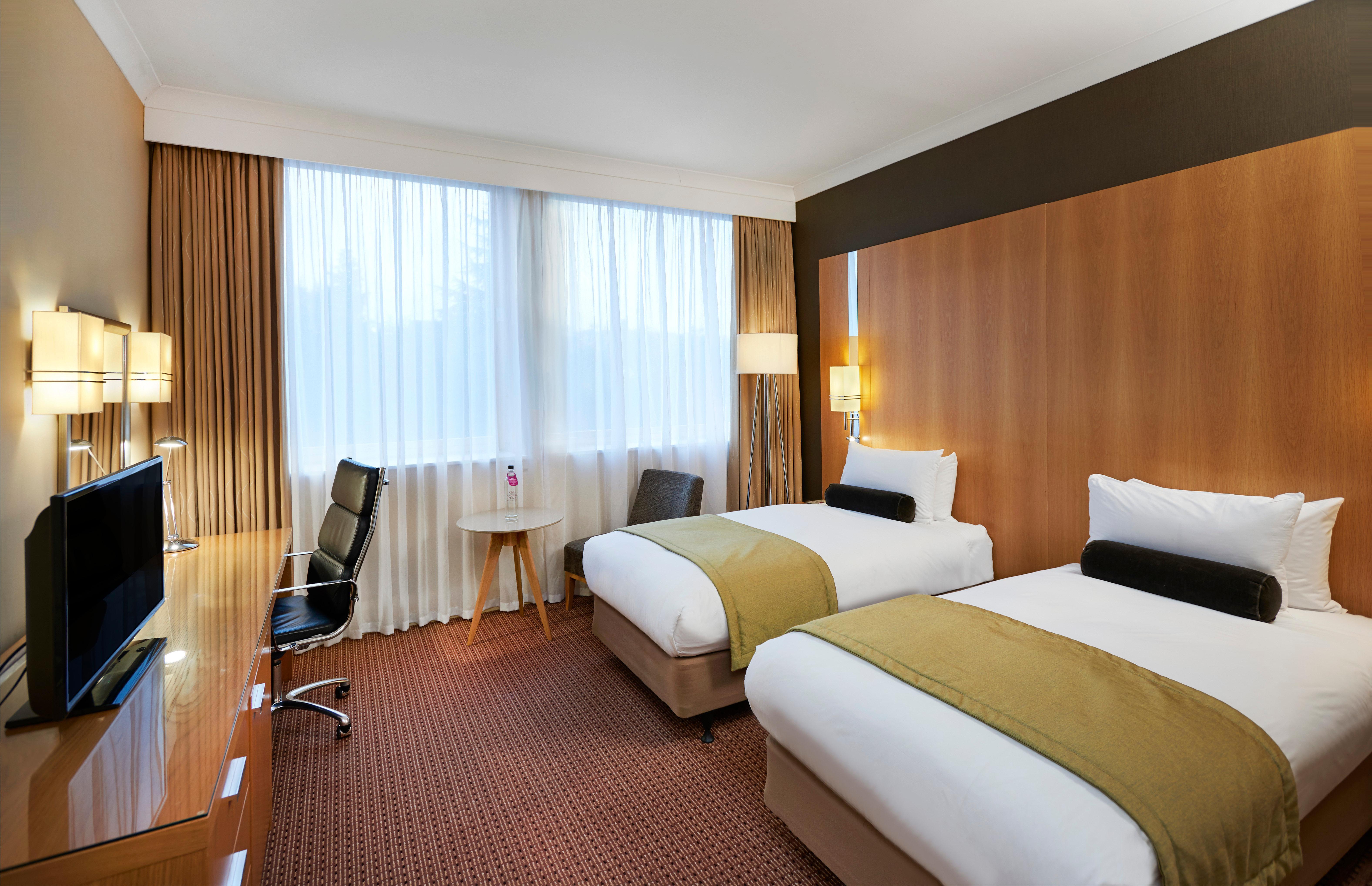 Crowne Plaza London Ealing By Ihg Hotel Exterior foto