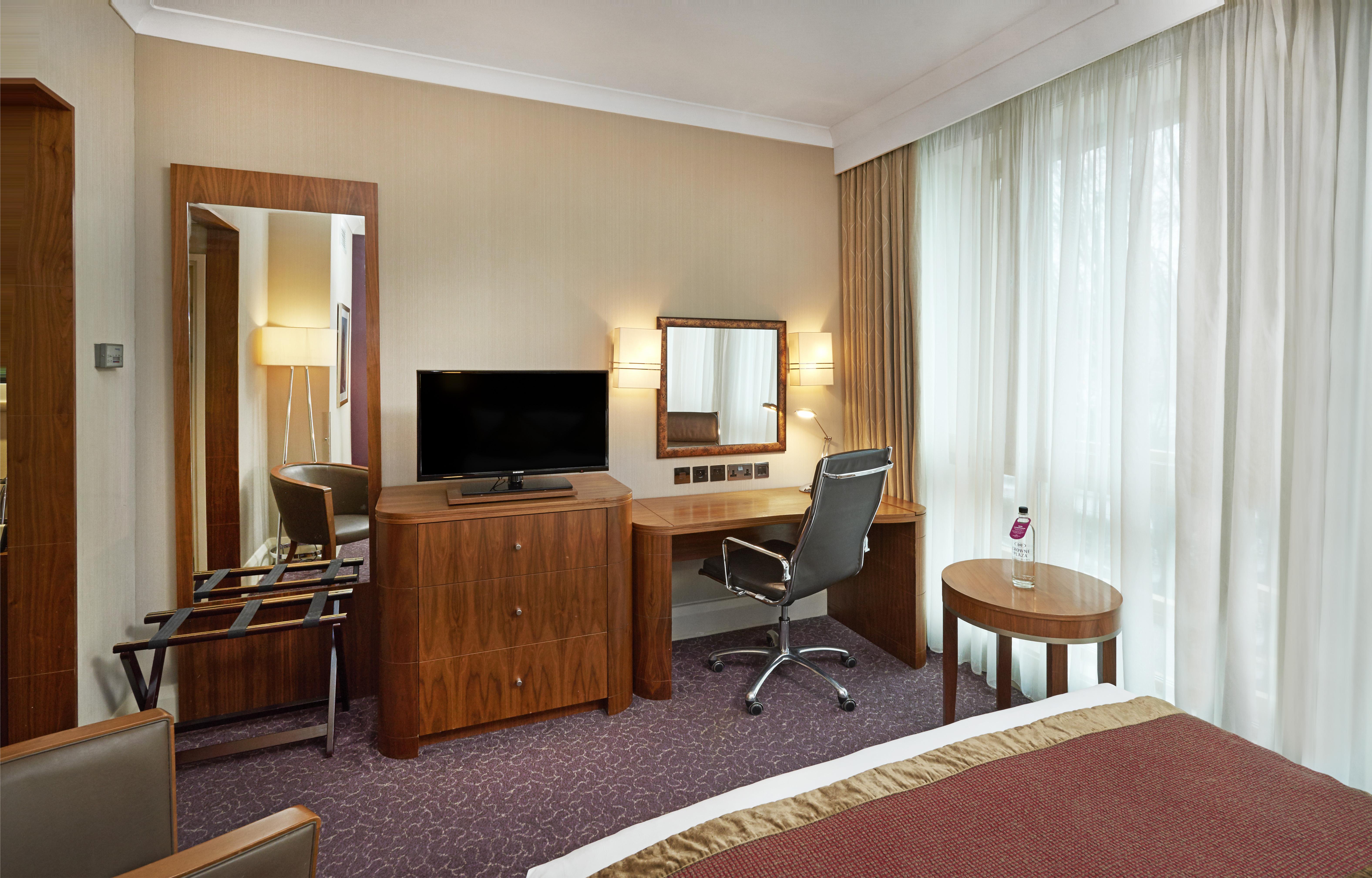 Crowne Plaza London Ealing By Ihg Hotel Exterior foto