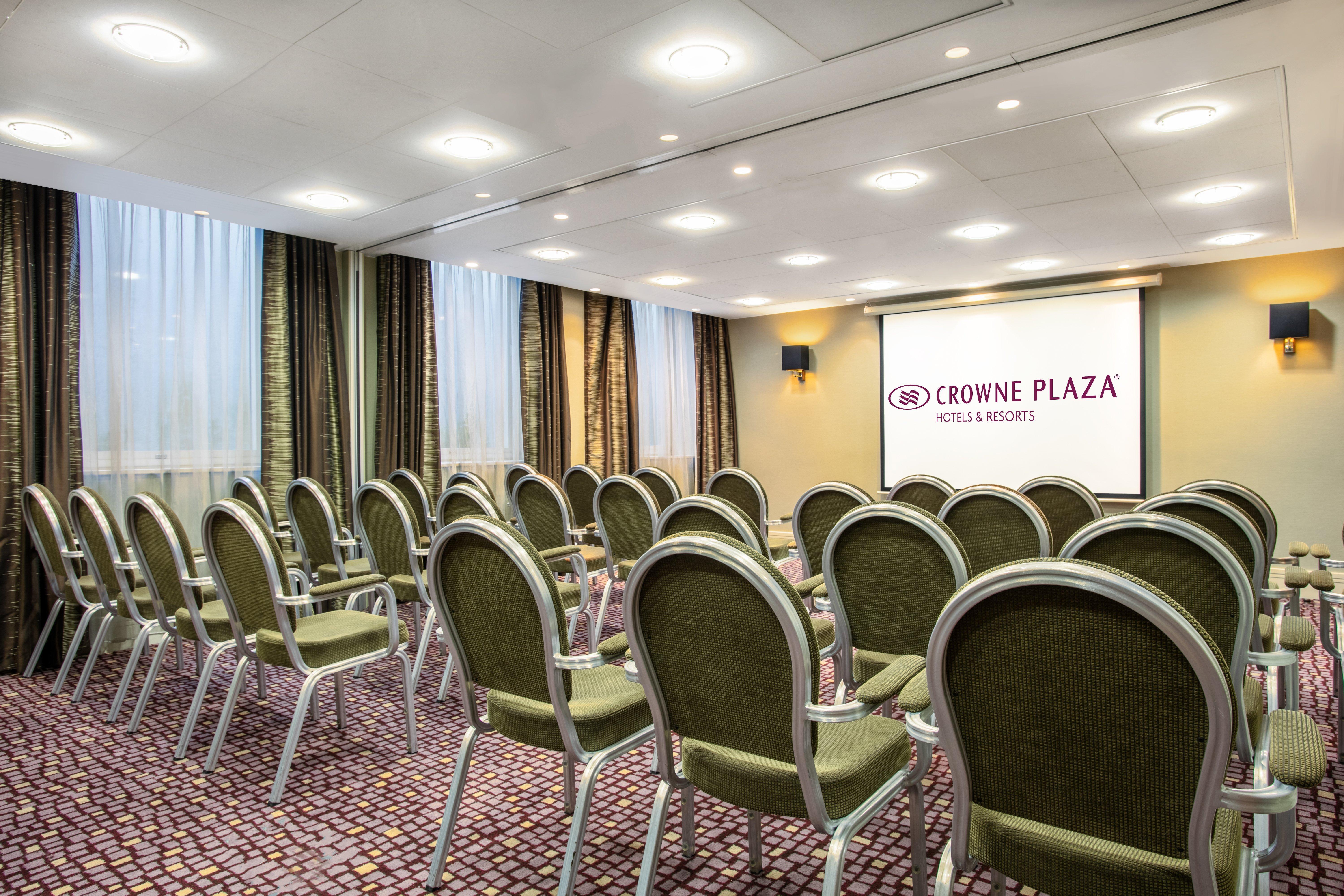 Crowne Plaza London Ealing By Ihg Hotel Exterior foto