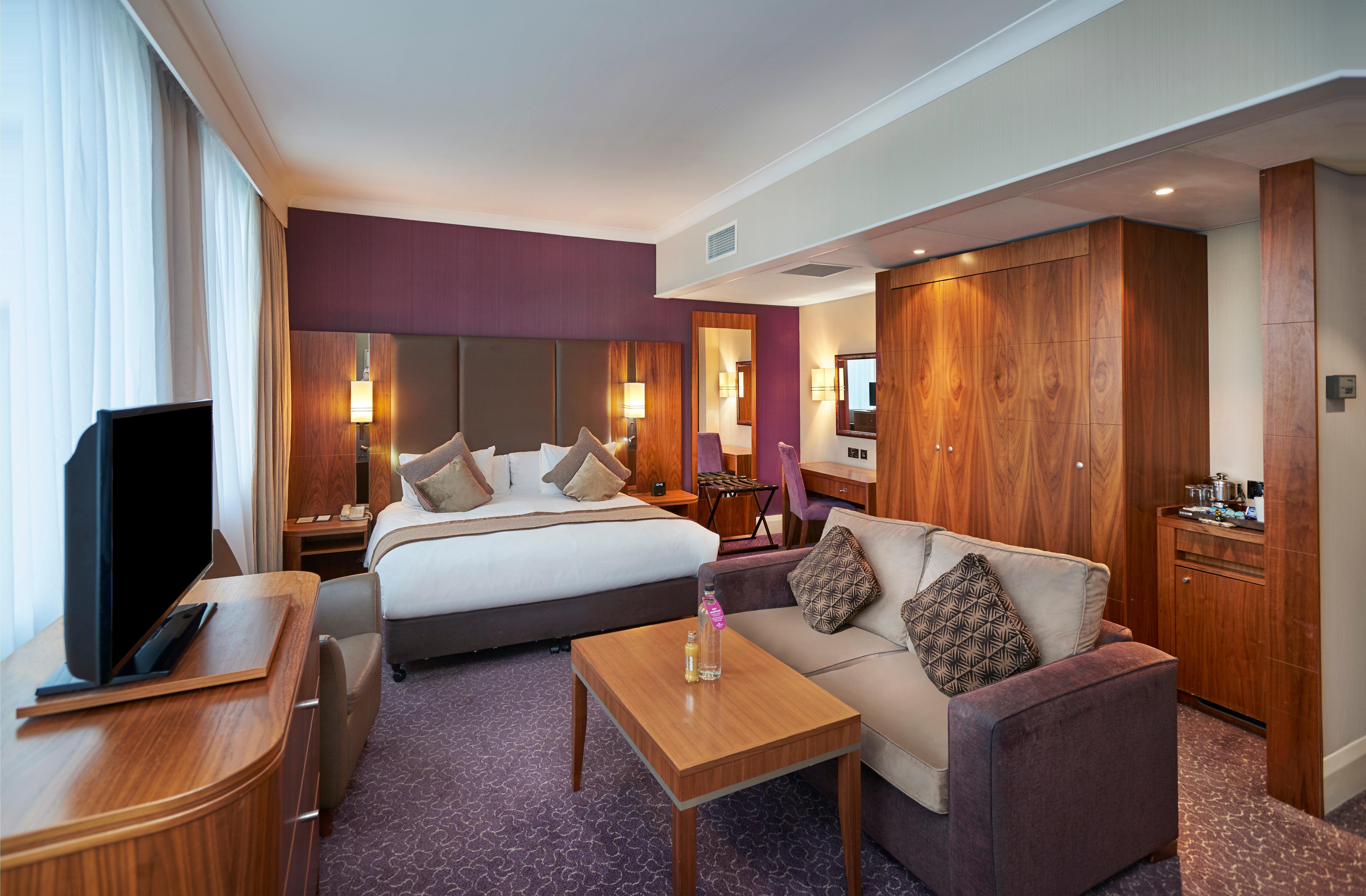Crowne Plaza London Ealing By Ihg Hotel Exterior foto