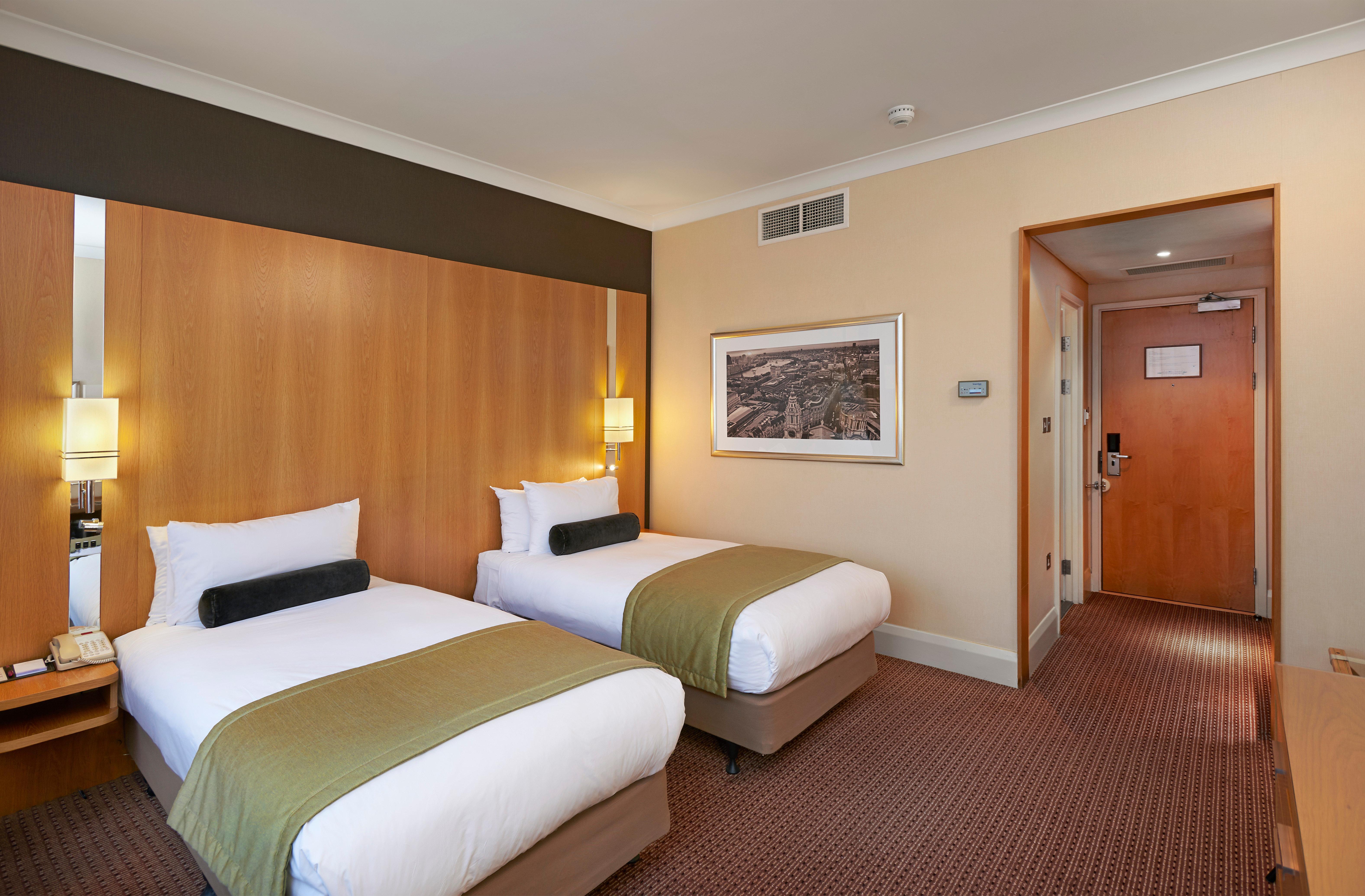 Crowne Plaza London Ealing By Ihg Hotel Exterior foto