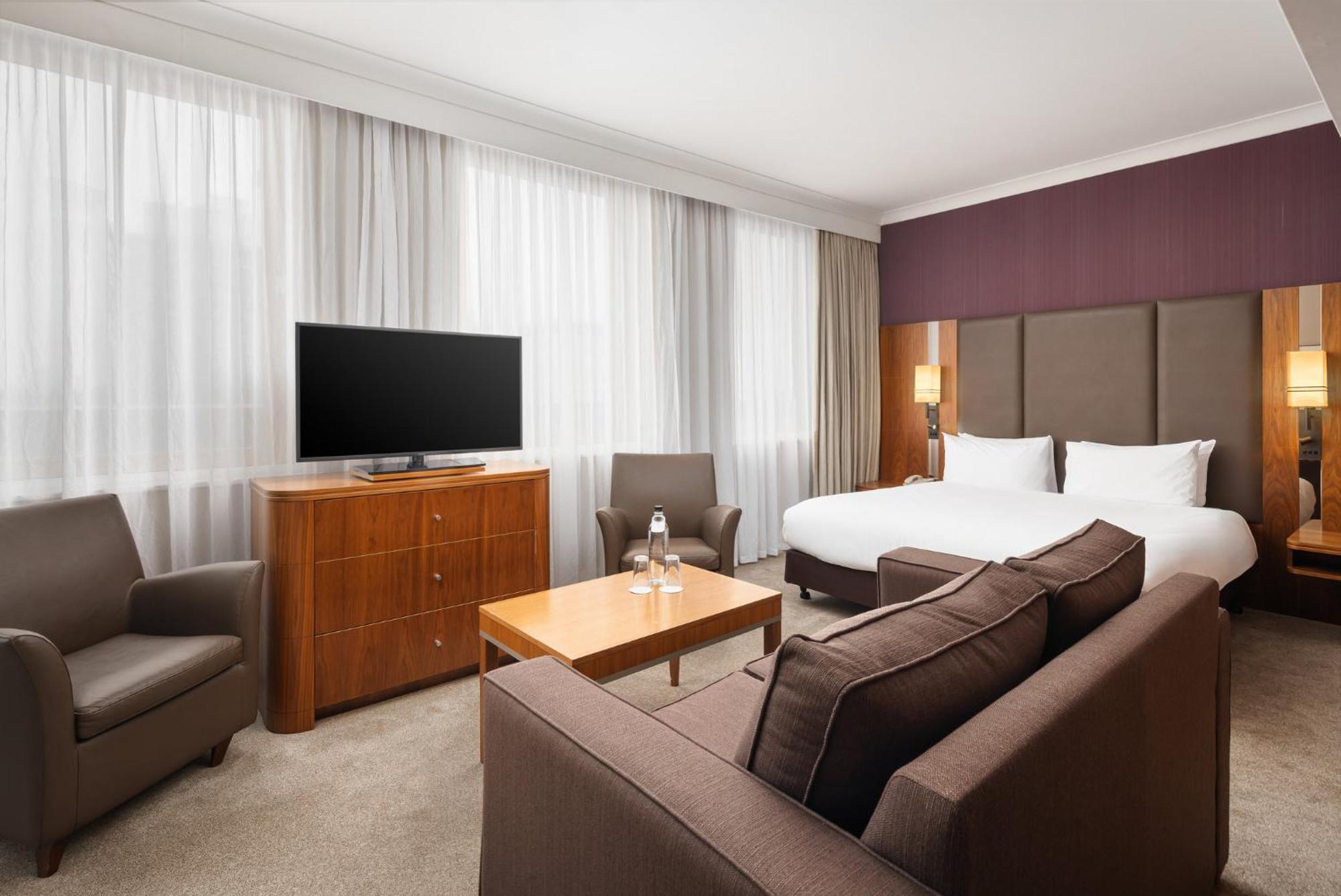 Crowne Plaza London Ealing By Ihg Hotel Exterior foto