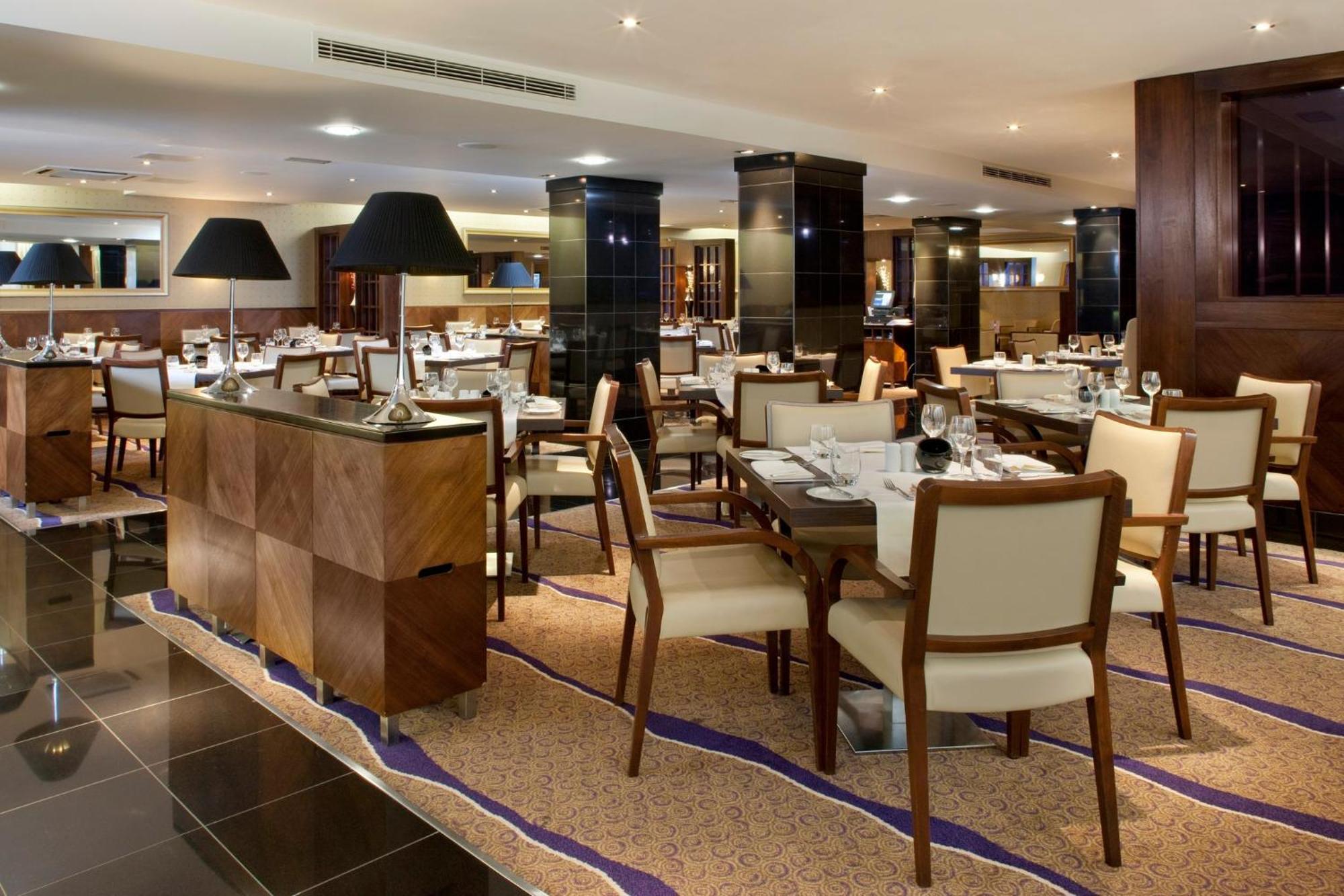 Crowne Plaza London Ealing By Ihg Hotel Exterior foto
